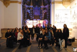 Grupo de alumnos en la Iglesia de San Millán